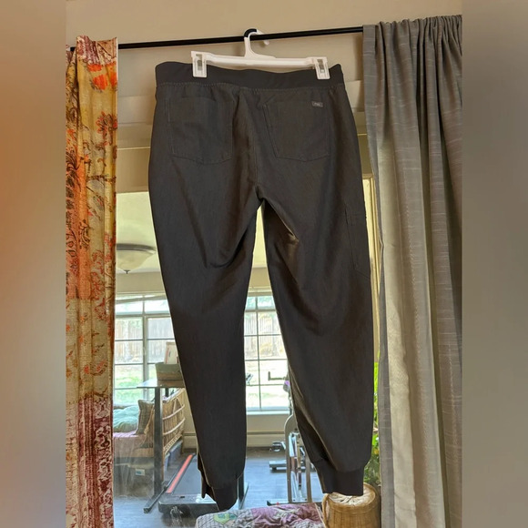 Figs women’s scrub pants size medium petite grey with green tie - Picture 7 of 7